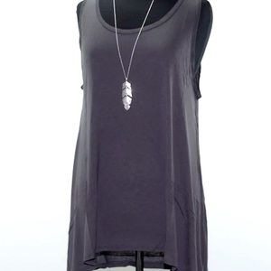 3 for $25 Sale! 🧜🏼‍♀️ Sleeveless flow tank top